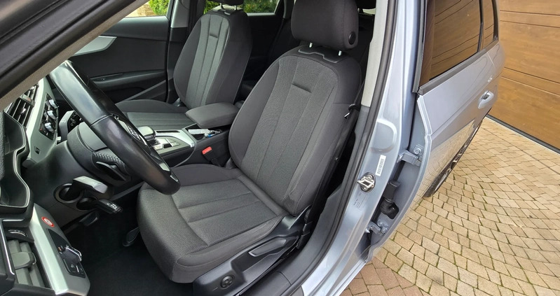 Audi A4 cena 84999 przebieg: 110440, rok produkcji 2017 z Łódź małe 704